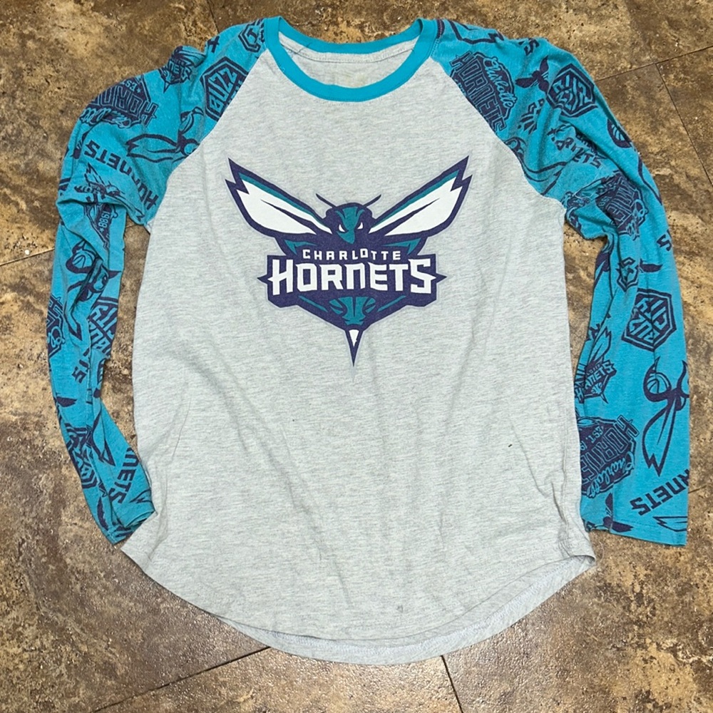 Large charlotte hornets shirt